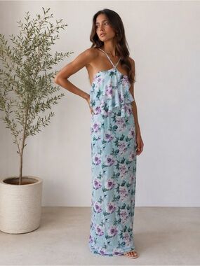 Love @ First Sight Floral Maxi Dress Size M Open Back Ruffle Side Slit